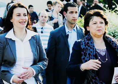 Alexandre Benalla alongside Martine Aubry during a political event